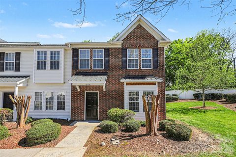 4104 Kenton Glenn Court sold townhome in Kenton Glenn, Concord, NC