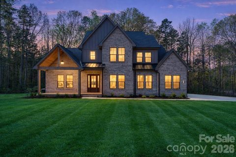 568 Longleaf Pine Lane sold home in Southern Pine Lake, Clover, SC