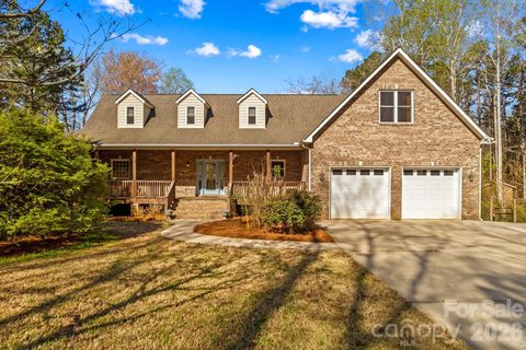 260 River Country Road active home in Wood Duck Cove, Salisbury, NC