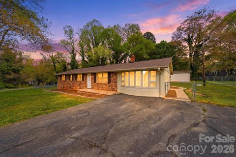 3244 25th Street Court sold home in Eastwood, Hickory, NC