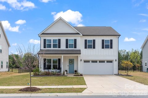 2023 Turnsberry Drive