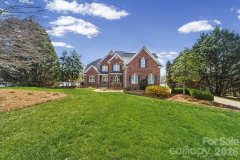 Homes in Village Lake, Monroe