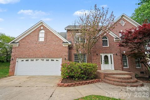 Homes in Hunters Pointe, Concord