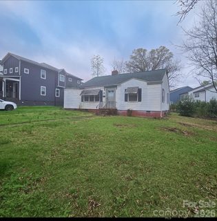 1040 Drummond Avenue pending home in Plaza Hills, Charlotte, NC