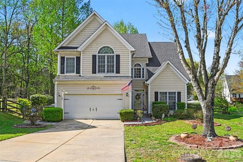 10443 Henbane Court sold home in Back Creek Forest, Charlotte, NC