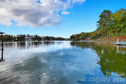 Saybrooke, Charlotte