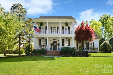 522 N Oak Drive