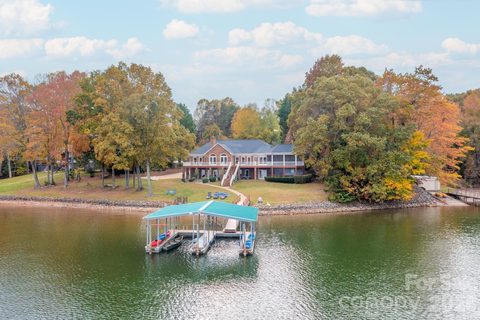 185 Willow Point Road active home in Crescent Land & Timber, Troutman, NC