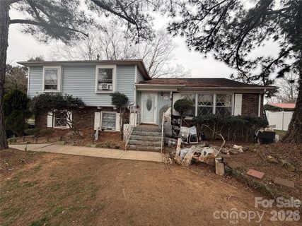 6215 Farm Pond Lane
