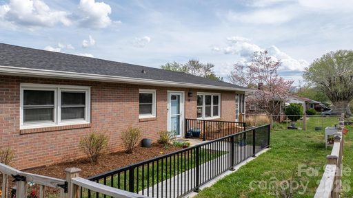 118 Whitley Road active home in Morganton, Morganton, NC