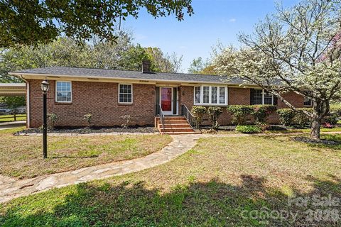 100 Kenwood Lane sold home in Woodcrest, Lexington, NC