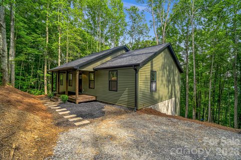 1282 Old Country Road pending home in Shadow Woods, Waynesville, NC