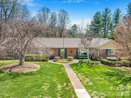 4 Dogwood Road active home in Kimberly Heights, Asheville, NC