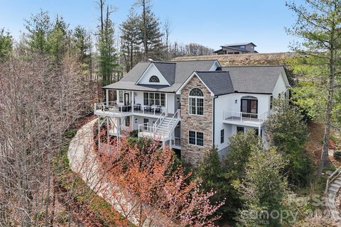 1409 Woodsong Drive pending home in Carriage Park, Hendersonville, NC
