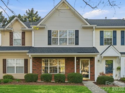 2940 Mayer House Court active home in Rozzelles Landing, Charlotte, NC