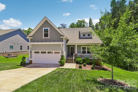 10117 Lakeshore Drive active home in Edgewater, Lancaster, SC