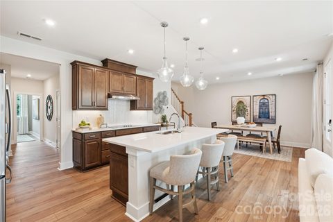 81 Seven Oaks Landing