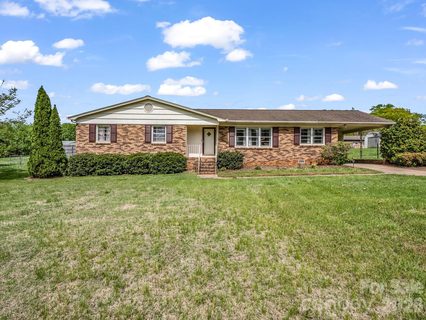 810 Surry Drive sold home in Olde Farm, Shelby, NC