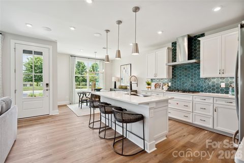 83 Seven Oaks Landing