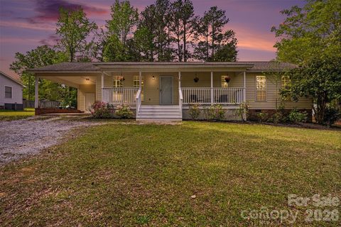 2716 Norfolk Road sold home in Green Acres, Lancaster, SC