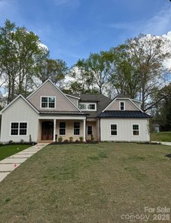 2702 Lakeview Circle sold home in Morningstar Acres, Matthews, NC