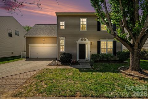 7833 Rolling Meadows Lane sold home in Stonegate Farms, Huntersville, NC
