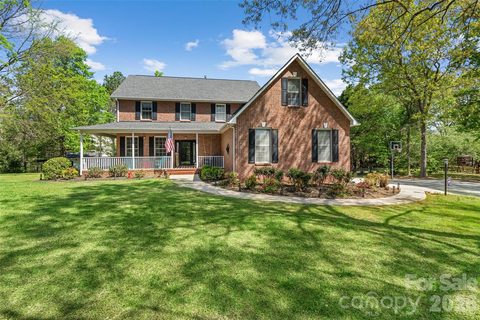 3447 Victorian Hills Drive pending home in Victorian Hills, Richburg, SC