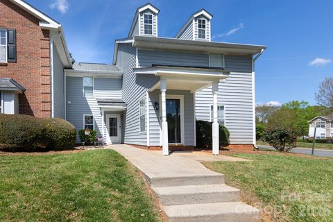 5600 Amity Springs Drive active condo in Firethorne, Charlotte, NC