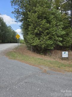 2093 Lometa Road active lot in Lake Wylie, York, SC