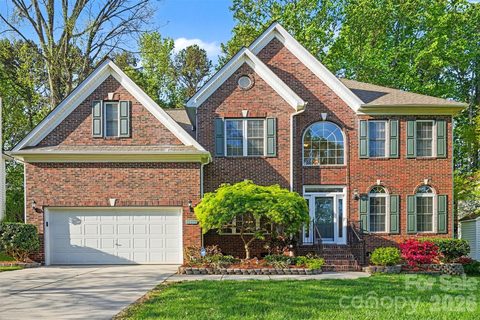 16919 Laureate Road sold home in Hampton Ridge, Huntersville, NC