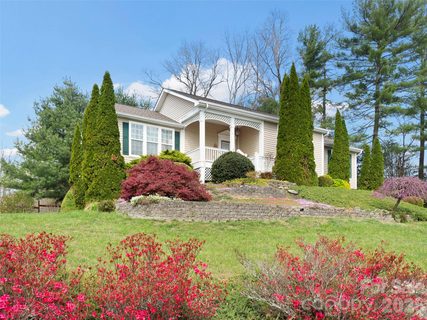 Homes in Old Applewood Hollow, Hendersonville