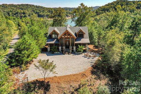286 Holmstead Drive sold home in Blue Heron Point, Lake Lure, NC