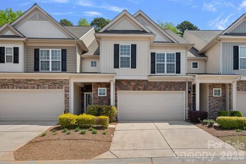 2207 Whitford Lane pending home in Park South Station, Charlotte, NC