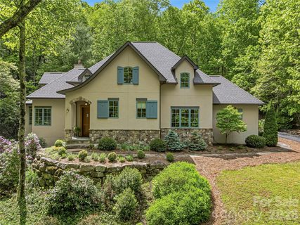 732 Streamside Drive