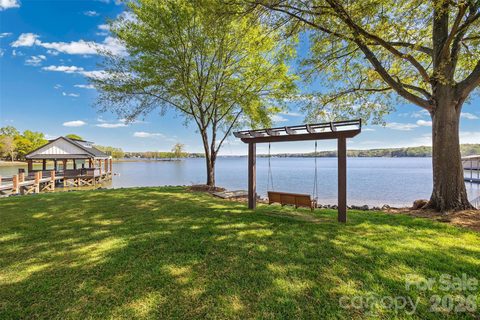5280 Masons Ferry Road active home in Masons Crossing, Clover, SC