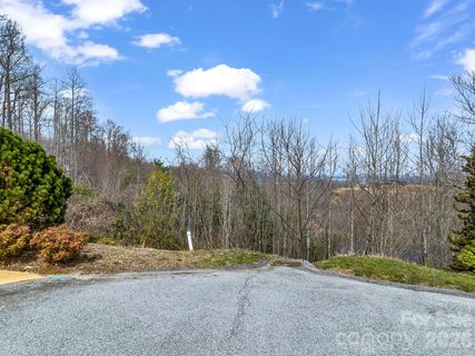 2325 Pommel Road active lot in Carriage Park, Hendersonville, NC