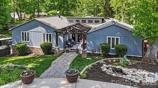7108 Hollyhouse Drive sold home in Ravenwood, Charlotte, NC