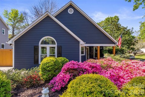 9600 Lawley Lane sold home in Glenwood Manor, Matthews, NC