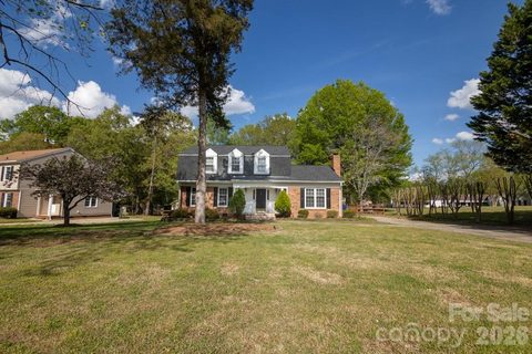 2232 Lawton Bluff Road active home in Candlewyck, Charlotte, NC