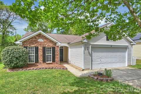 1605 Royal Tree Court sold home in Oakdale Green, Charlotte, NC
