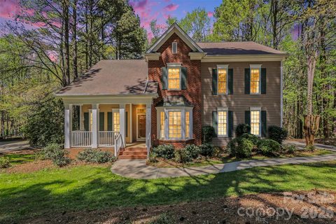 120 Wildiris Drive sold home in The Harbour At The Pointe, Mooresville, NC