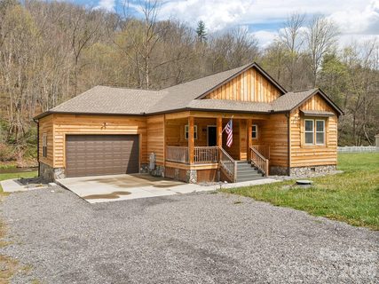 44 Rapid Waters Way active home in Waters Edge, Waynesville, NC