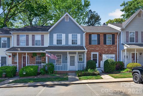 8214 Circle Tree Lane sold townhome in Crestview I, Charlotte, NC