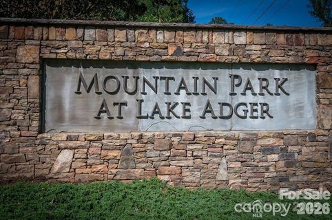 26 Mountain Parkway