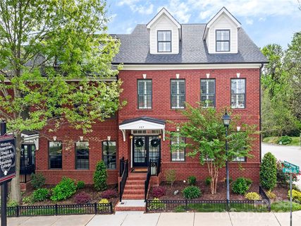 489 S Main Street sold townhome in The Villages Of South Main, Davidson, NC