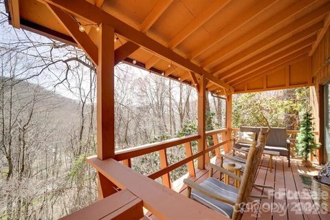 106 Sage Court active home in Maggie Valley Country Club Est, Maggie Valley, NC