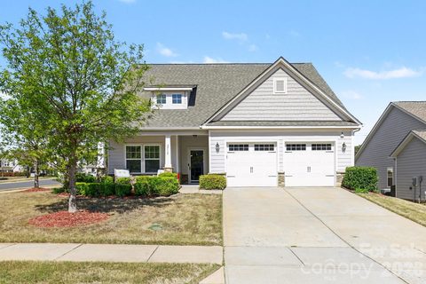 2715 Watergarden Street active home in The Manors At Handsmill, York, SC