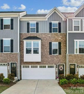 2050 Dornoch Road active townhome in Trinity Townes, Tega Cay, SC