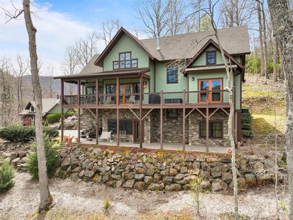 711 Winfield Drive sold home in Winfield Estates, Clyde, NC