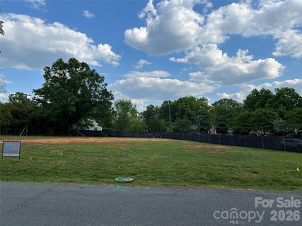 104 Heathwood Road active home in Cotswold, Charlotte, NC